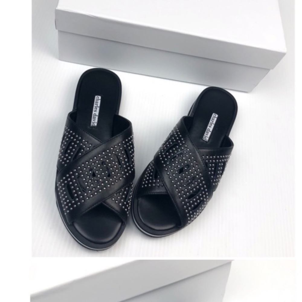 *Brand New* Charles David | Sneaky Studded Leather Slide